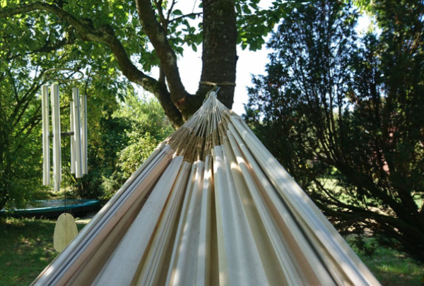 Hängematte und Klangspiel